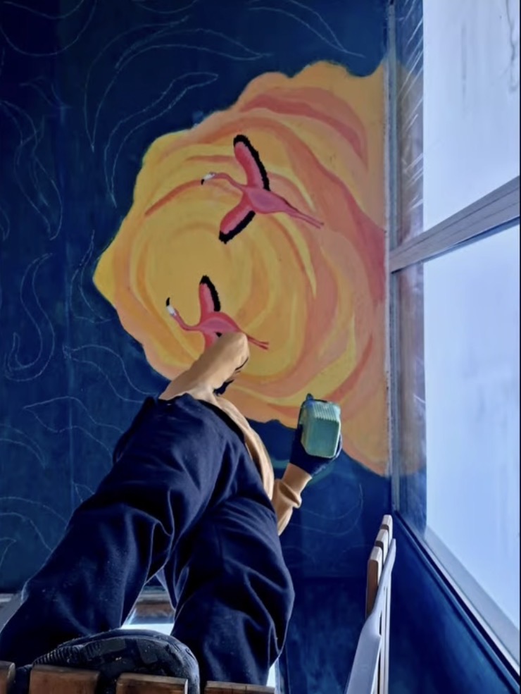 Flamingo-rummet – färgglad detalj